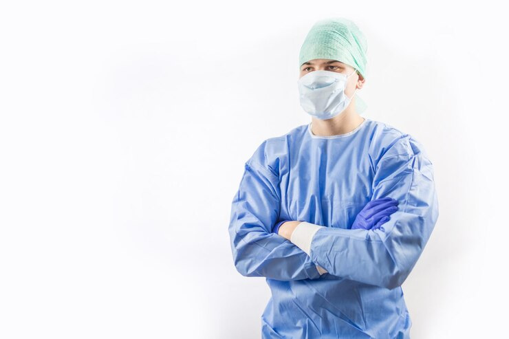 گان جراحی بلند با طراحی مناسب و آزادی حرکت کامل